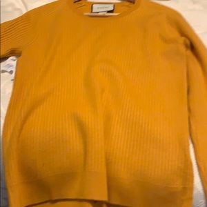 Gucci sweater xl but fits like u.s large